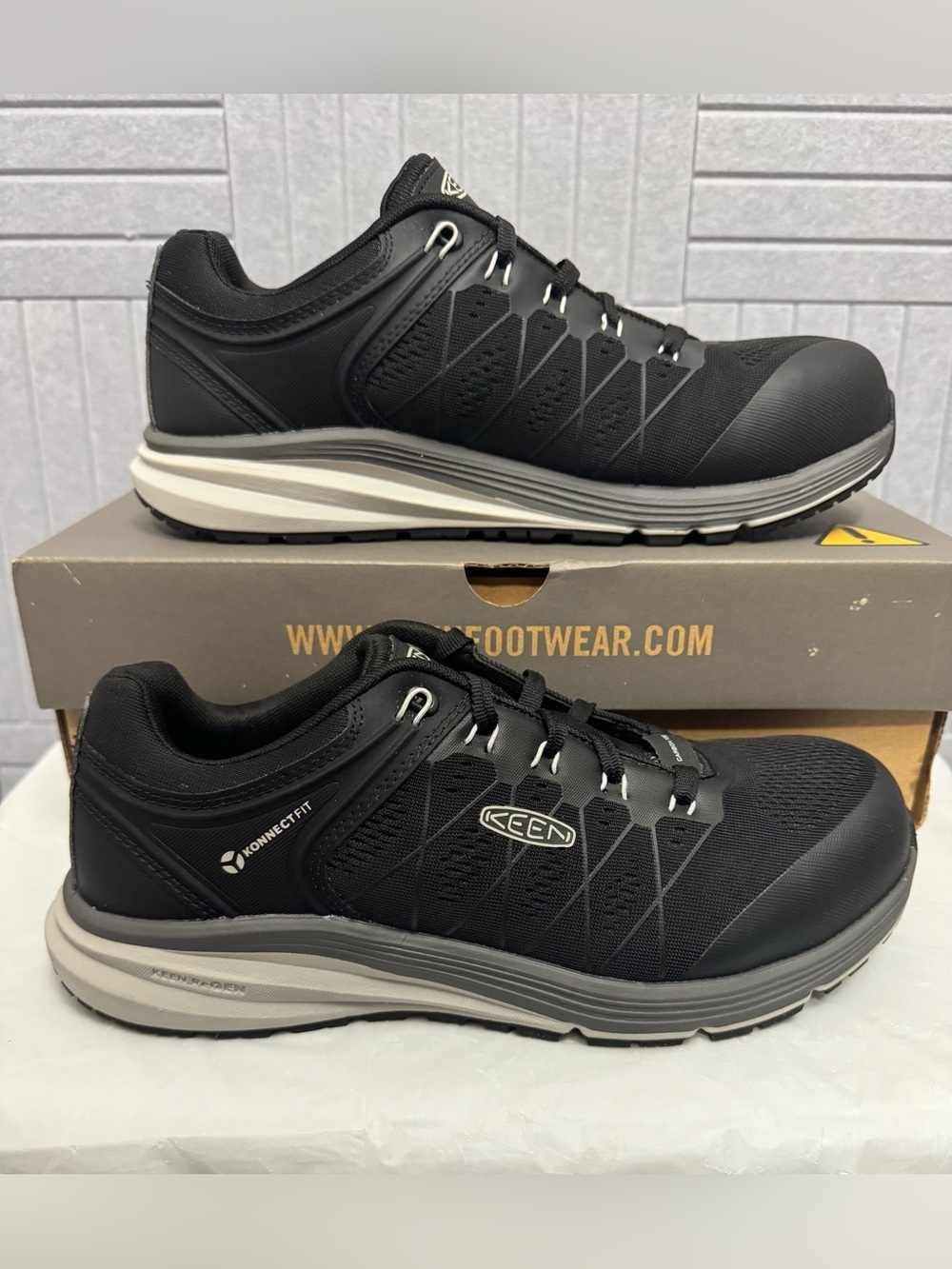 Keen Vista Energy ESD Men's Black Carbon Fiber Toe Work Utility Shoes Size 10.5